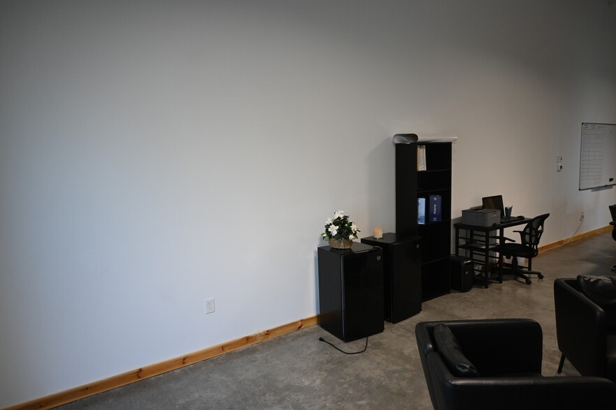 More Photos Of 3370 Rouse Rd, Orlando Storefront For Sale