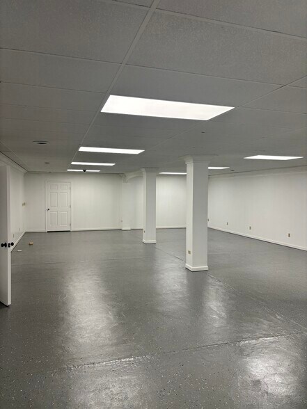 More Photos Of 77 Lawless Rd, Morgantown Warehouse For Lease