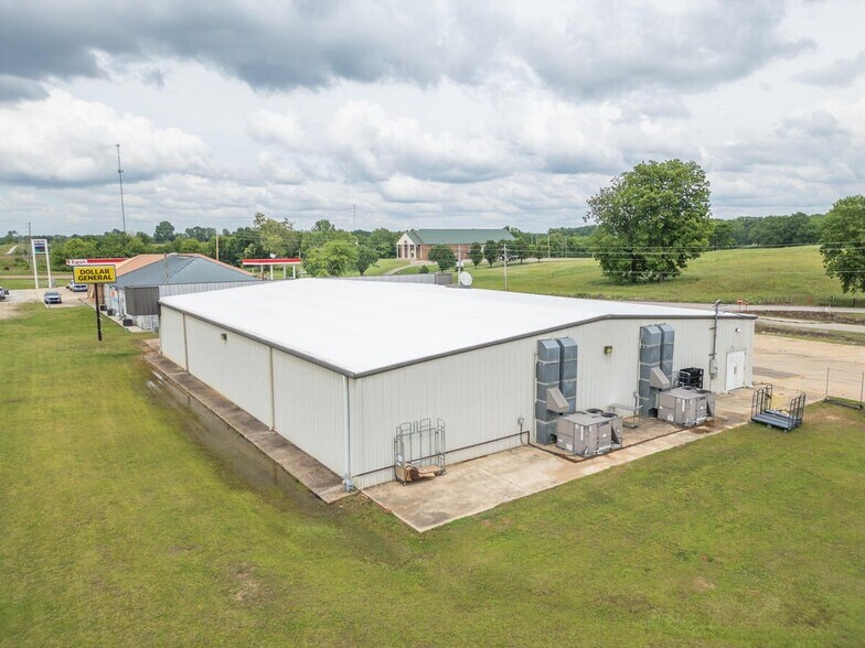 More Photos Of 107 N Lee Dr, Guntown Freestanding For Sale