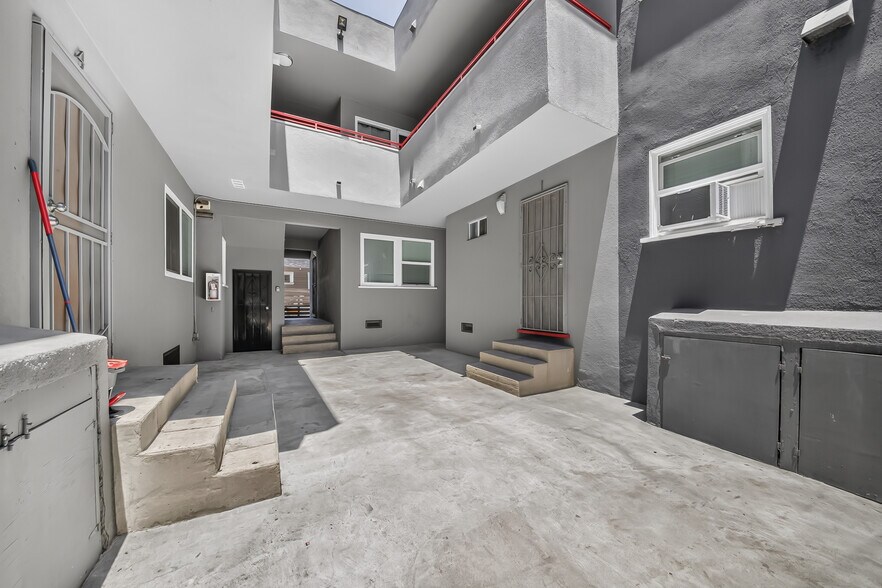 More Photos Of 727 Olive Ave, Long Beach Apartments For Sale