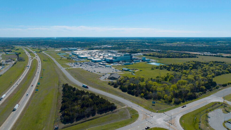 More Photos Of 1101 Michelin Rd, Ardmore Manufacturing For Sale