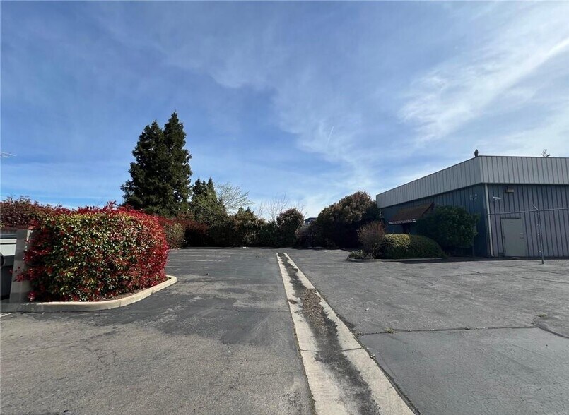 More Photos Of 2120 Wardrobe Ave, Merced Warehouse For Lease