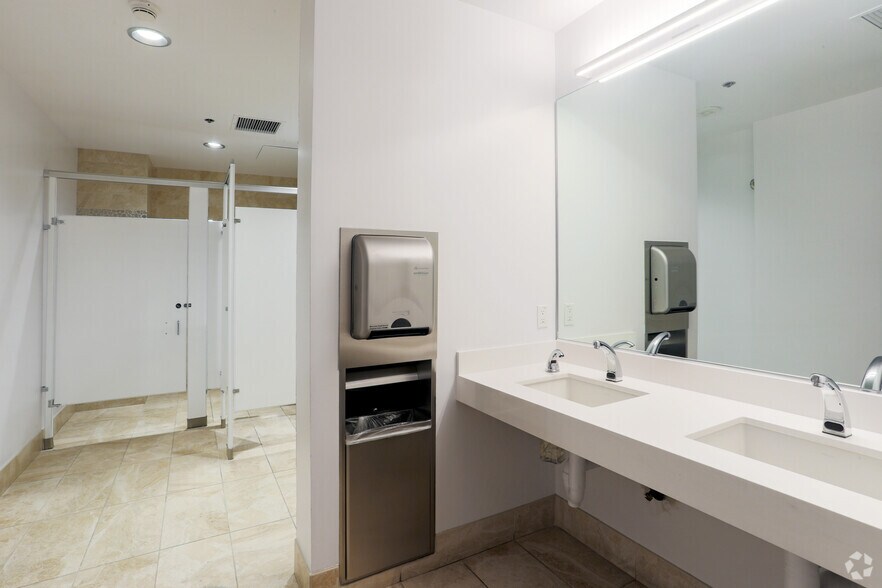 More Photos Of 160 W Santa Clara St, San Jose Office For Lease