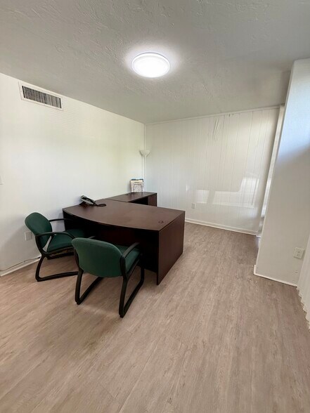 More Photos Of 2155 Main St, Sarasota Medical For Lease