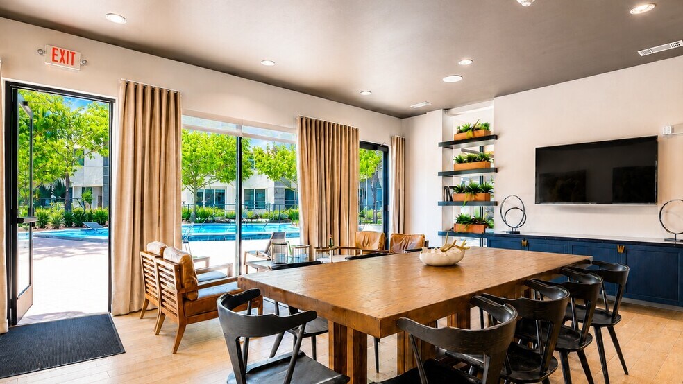 More Photos Of 660 Yorktown St, Dallas Apartments For Sale