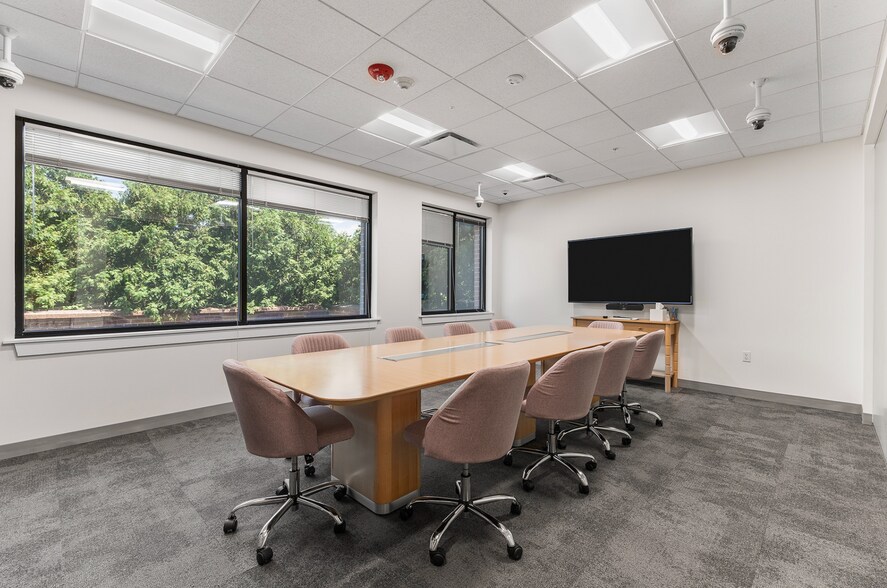 More Photos Of 175 Sullys Trl, Pittsford Unknown For Lease