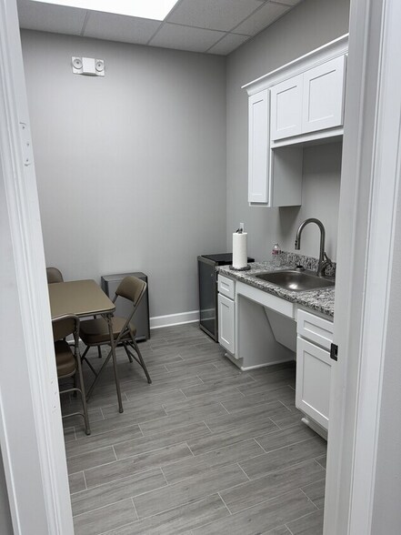 More Photos Of 26717 Westheimer Pky, Katy Medical For Sale