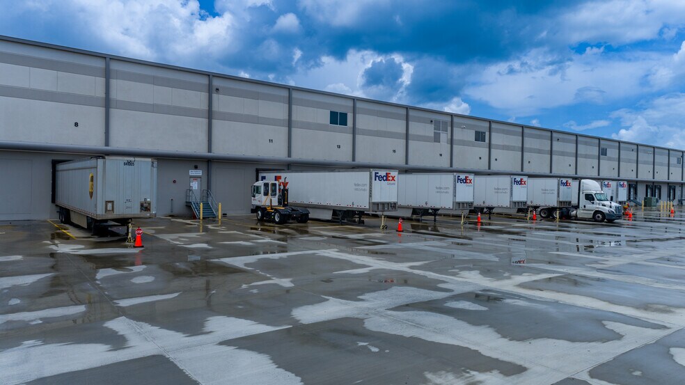 More Photos Of 521 Morgan Lakes Industrial Blvd, Pooler Warehouse For Lease