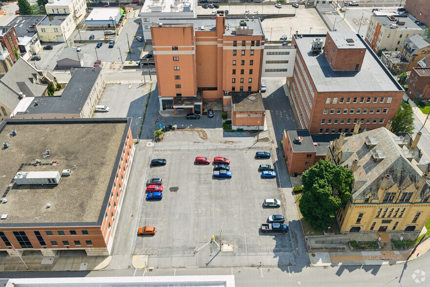 More Photos Of 319 Washington St, Johnstown Office For Sale