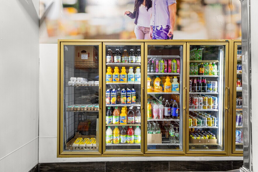 More Photos Of 14730 Champaign Rd, Allen Park Storefront Retail Office For Sale