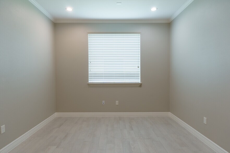 More Photos Of 10401 S Mason Rd Building B, Richmond Medical For Sale