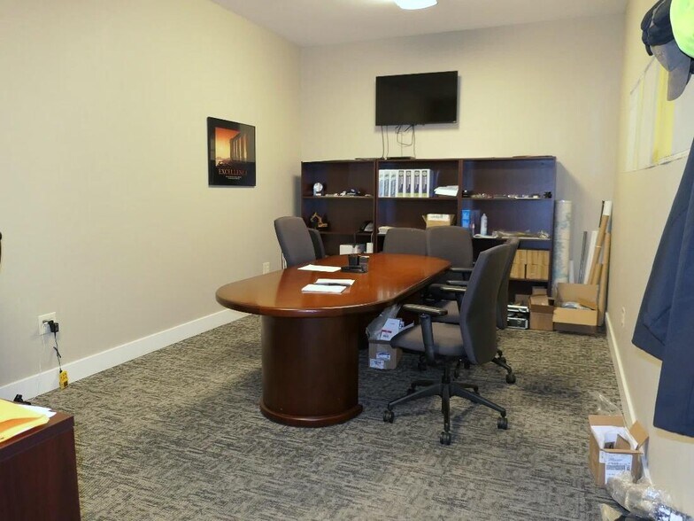 More Photos Of 5641 N Washington St, Denver Manufacturing For Lease