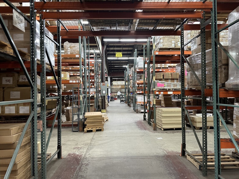 More Photos Of 24 Spring St, Florence Warehouse For Lease