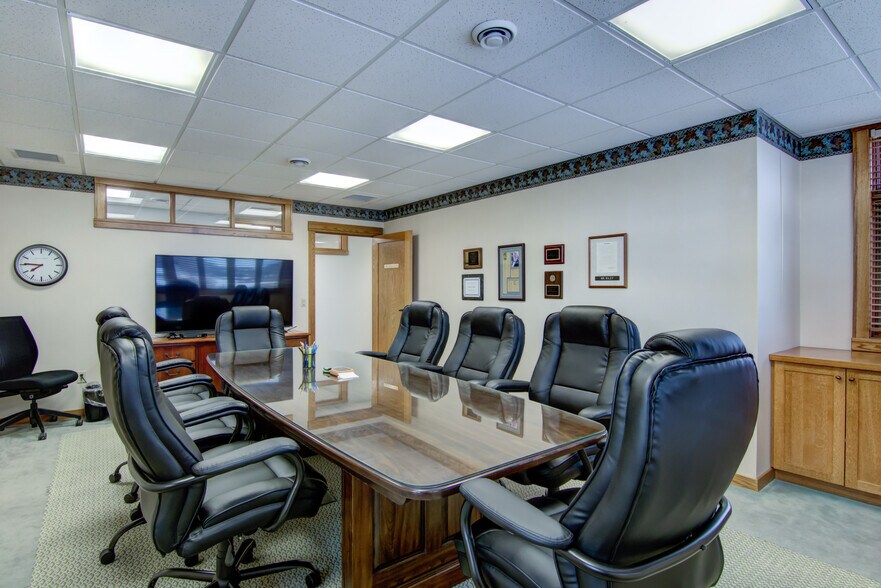 More Photos Of 3624 Oakwood Hills Pky, Eau Claire Office For Sale