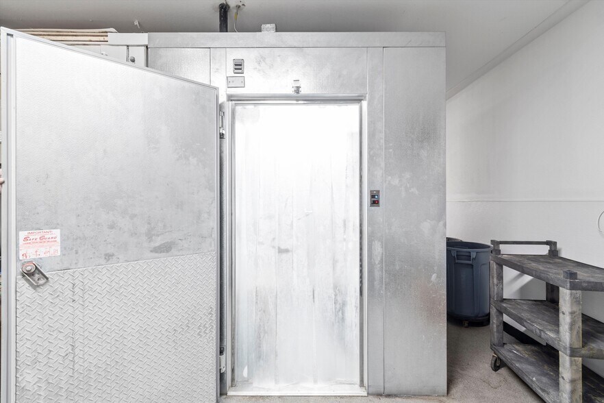 More Photos Of 110 W Bailey St, Ponder Restaurant For Sale