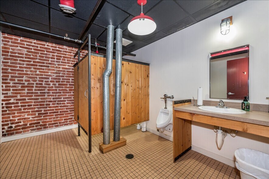 More Photos Of 47 E All Saints St, Frederick Loft Creative Space For Sale