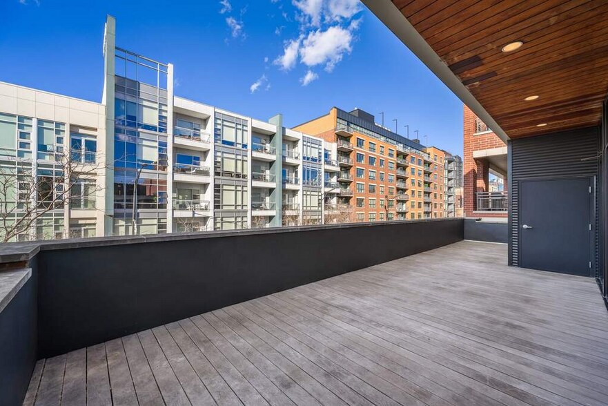 More Photos Of 1219 W Madison St, Chicago Storefront Retail Residential For Lease