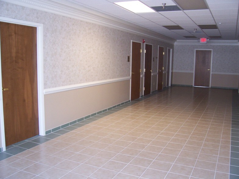 More Photos Of 23076 Three Notch Rd, California Office For Lease