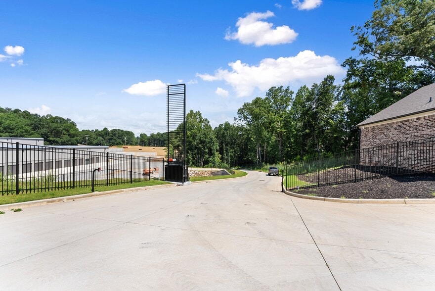 More Photos Of 4152 Browns Bridge Rd, Gainesville Self Storage For Sale