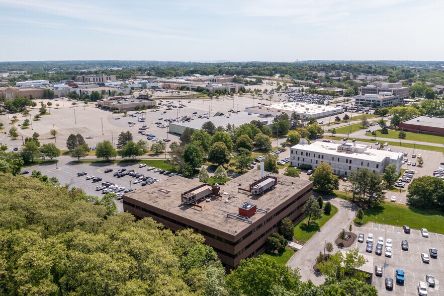 More Photos Of 8 Essex Center Dr, Peabody Office For Lease