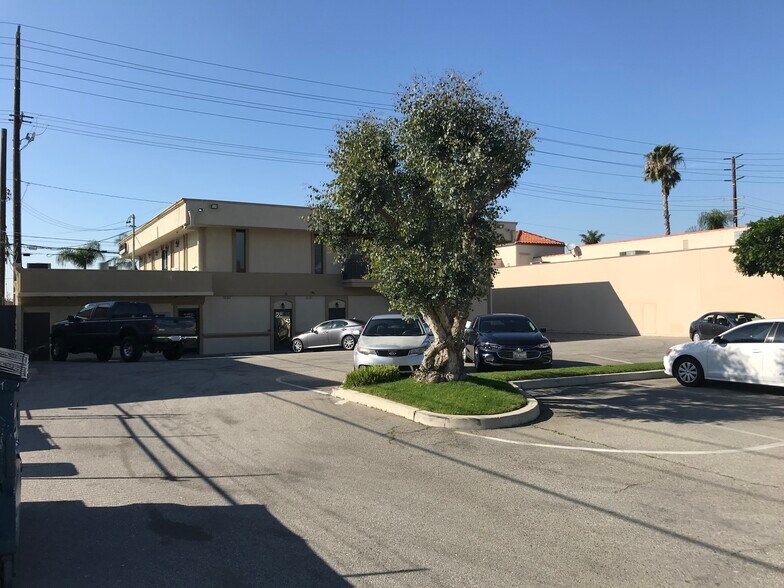 More Photos Of 1149-1163 N Tustin St, Orange General Retail For Lease