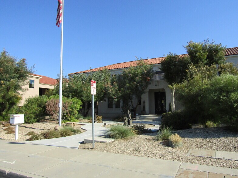 More Photos Of 1600 Norris Rd, Bakersfield Office For Sale