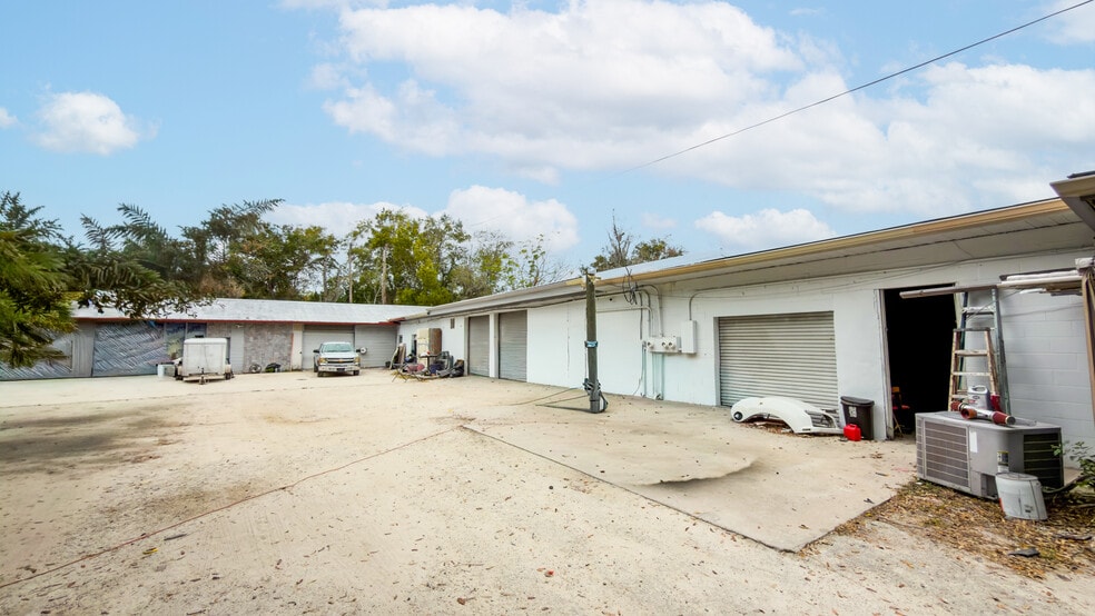 More Photos Of 2604 NE 19th Dr, Gainesville Manufacturing For Sale
