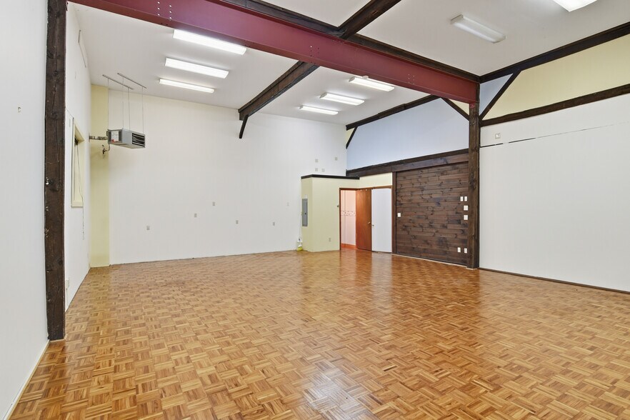 More Photos Of 131 Main St, Hatfield Loft Creative Space For Lease