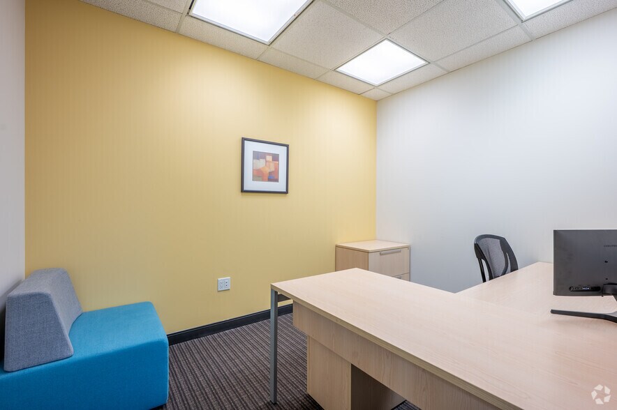 More Photos Of 100 King St W, Toronto Coworking Space