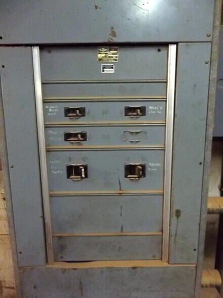 More Photos Of 1250 Tank Street, Neodesha Industrial For Sale