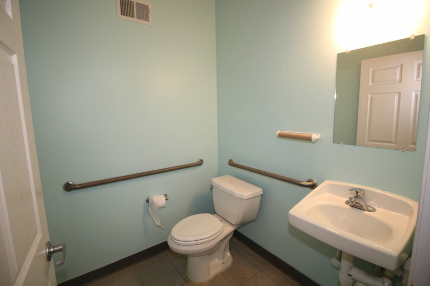 More Photos Of 1 Nami Ln, Hamilton Medical For Sale