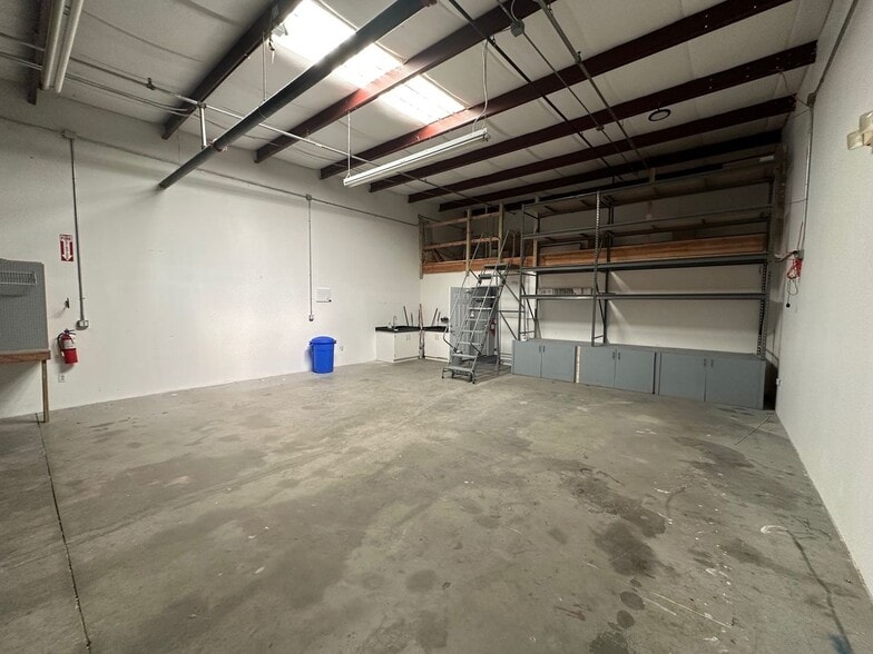 More Photos Of 188 Triple Diamond Blvd, Nokomis Warehouse For Sale