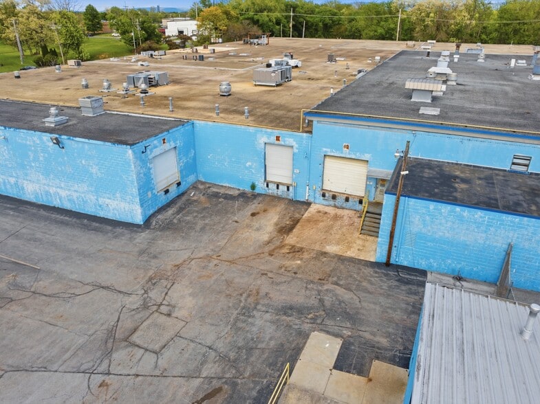 More Photos Of 857 Willow Cir, Hagerstown Manufacturing For Lease