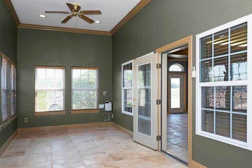 More Photos Of 1760 W Lakeview Rd, Stillwater Office For Sale