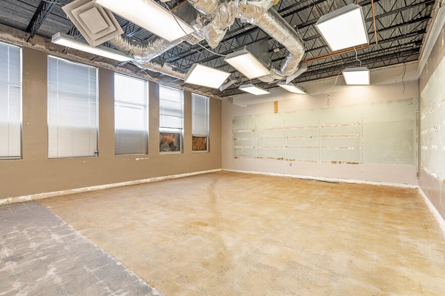 More Photos Of 1625 Paseo de Peralta, Santa Fe Hotel For Sale