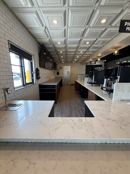 More Photos Of 1259 W I-20 Hwy, Monahans Storefront For Lease