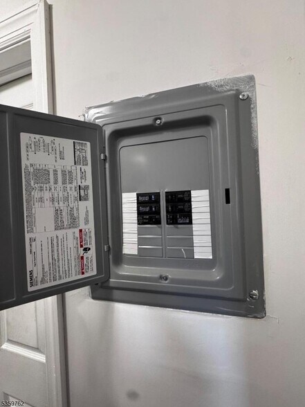 More Photos Of 119 W Broadway, Paterson Flex For Sale