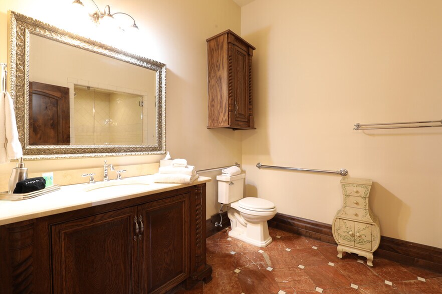 More Photos Of 119 N Main St, Jacksboro Hospitality For Sale