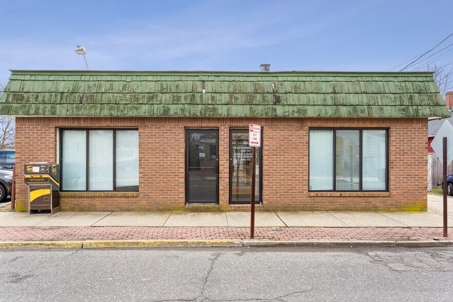 Primary Photo Of 10-12 Boulevard Ave, Greenlawn Storefront Retail Residential For Lease