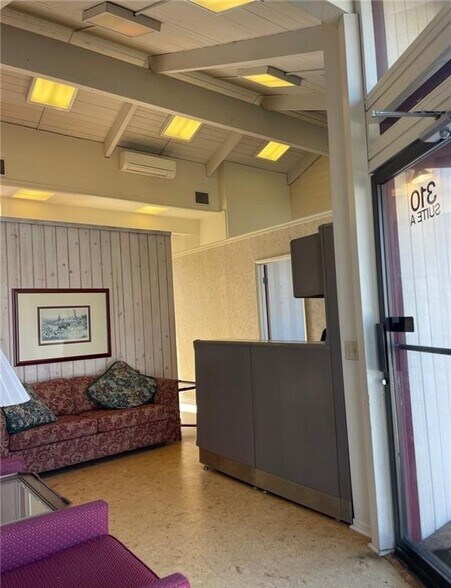 More Photos Of 310 Vista Del Mar, Redondo Beach Loft Creative Space For Lease