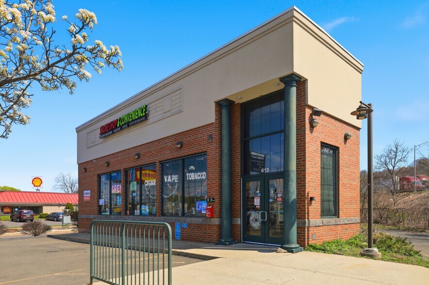 More Photos Of 613 Queen St, Southington Storefront For Sale