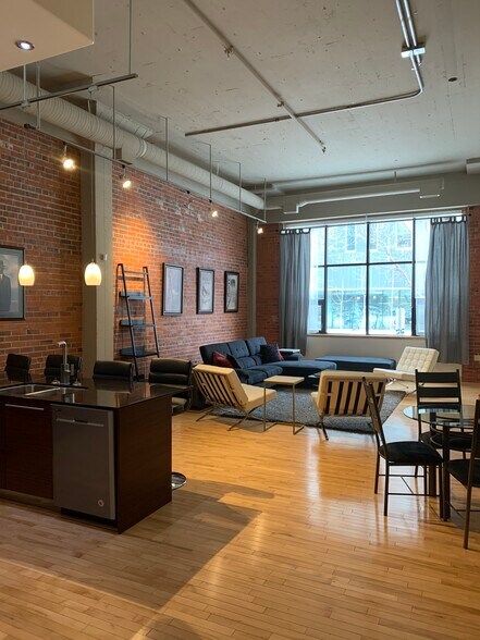 More Photos Of 10265 107th St NW, Edmonton Apartments For Sale