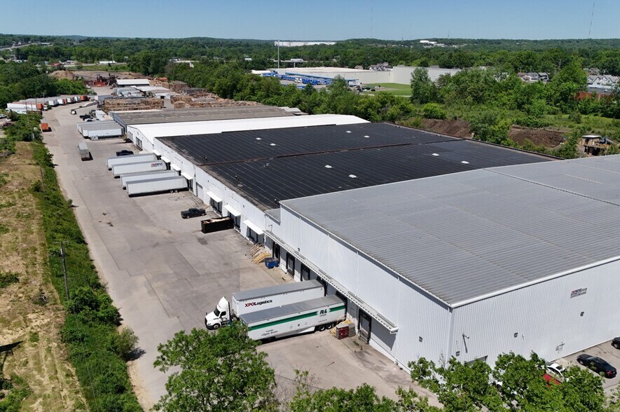 More Photos Of 820-830 Flora Ave, Akron Warehouse For Lease