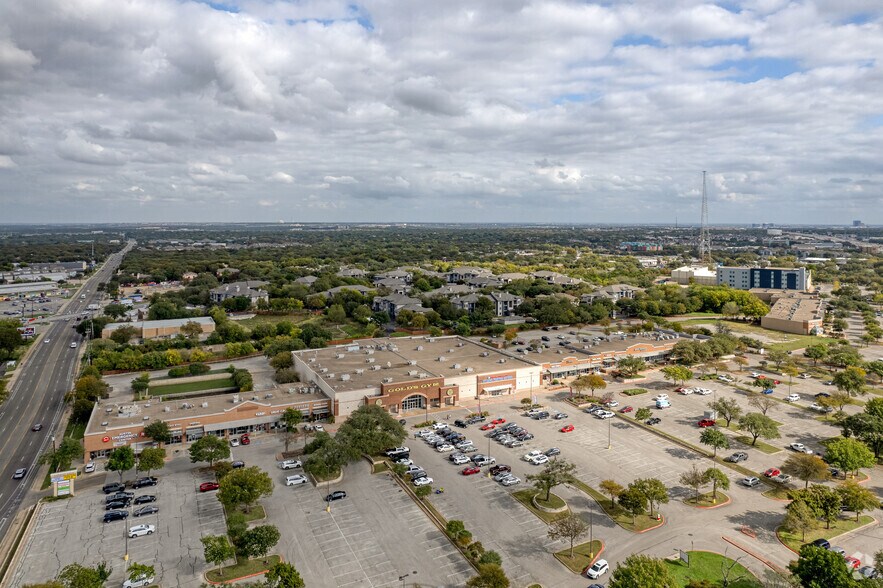 More Photos Of 13359 N Highway 183, Austin Storefront For Lease