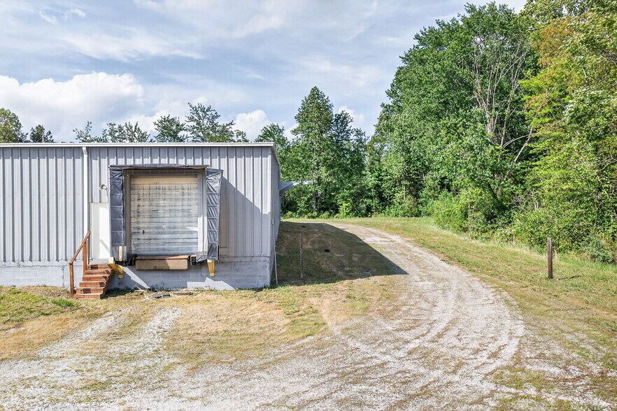 More Photos Of 167 Industrial Park Cir, Livingston Manufacturing For Lease
