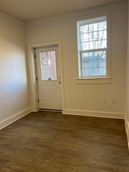 More Photos Of 10 S Main St, Payson Storefront For Sale