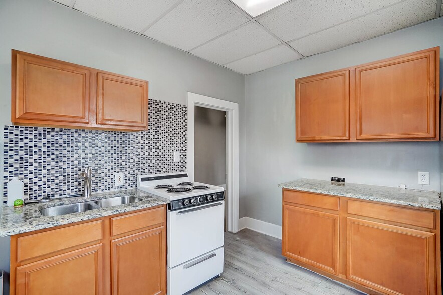 More Photos Of 140 W Front St, Perrysburg Office For Sale