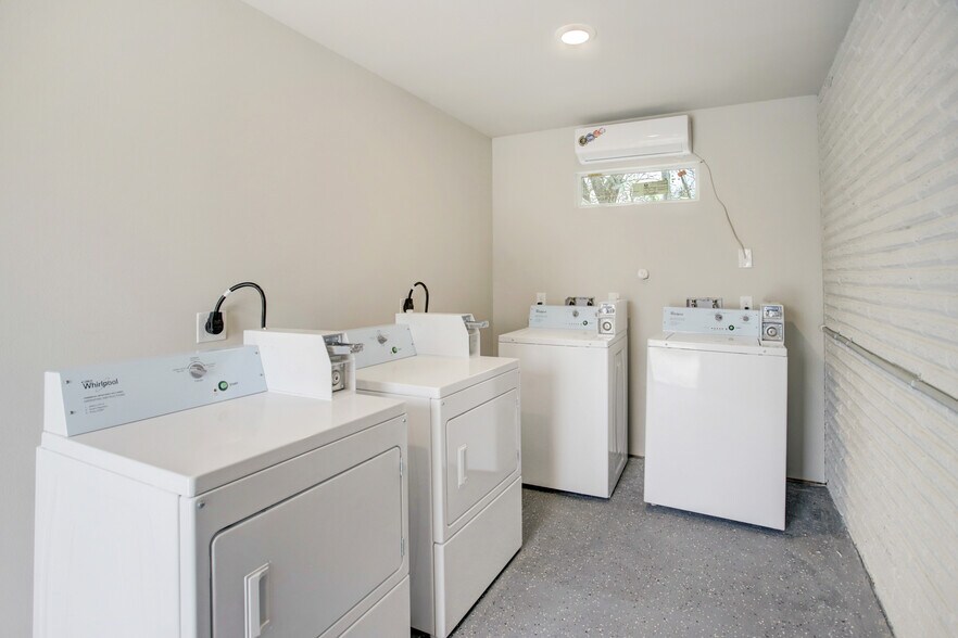 More Photos Of 3448 Elgin St, Houston Apartments For Sale