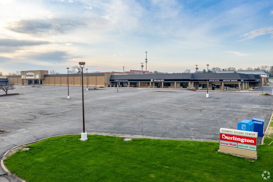 More Photos Of 6415-6471 Quivira Rd, Shawnee General Retail For Lease