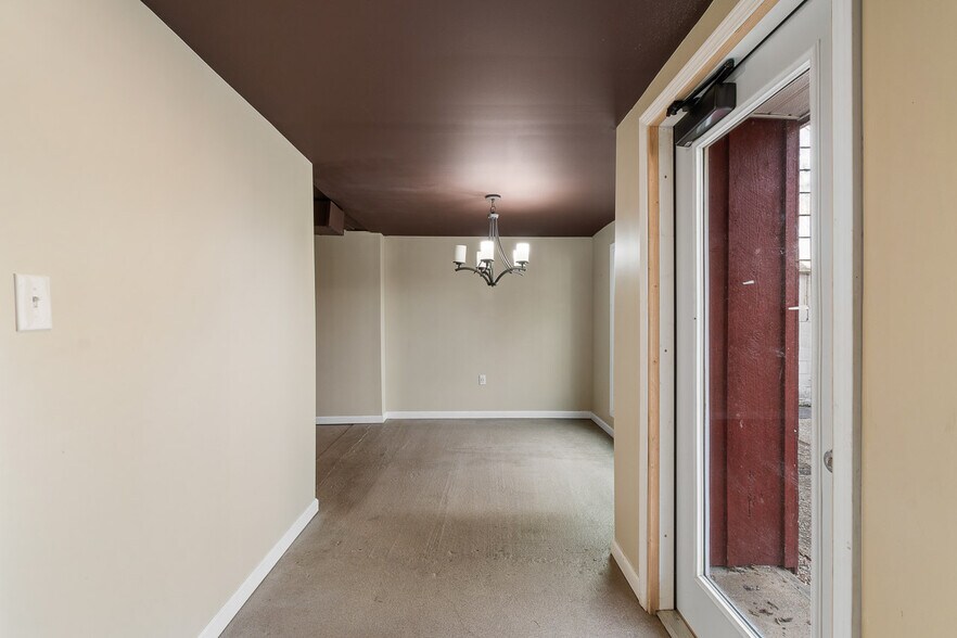 More Photos Of 1177 Canton Rd, Akron Storefront For Sale